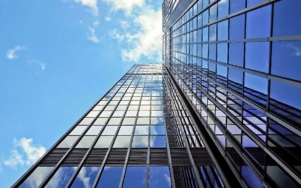 نمای شیشه ای ساختمان